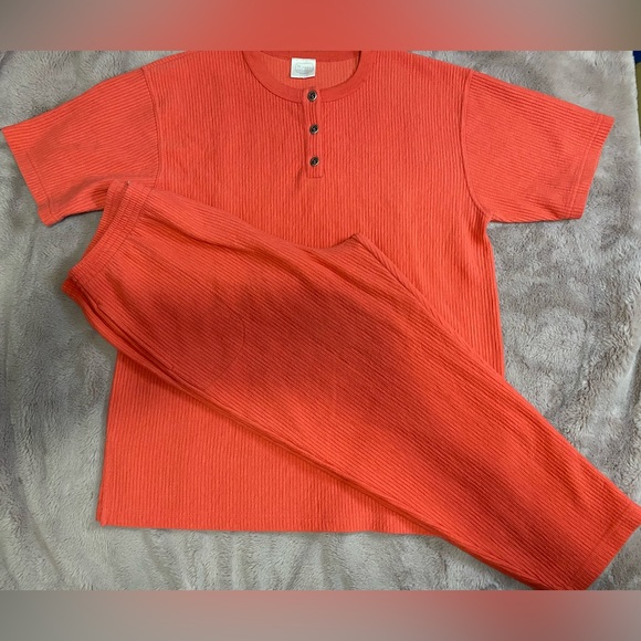 LA Seat Covers size LARGE activewear suit - Picture 1 of 7